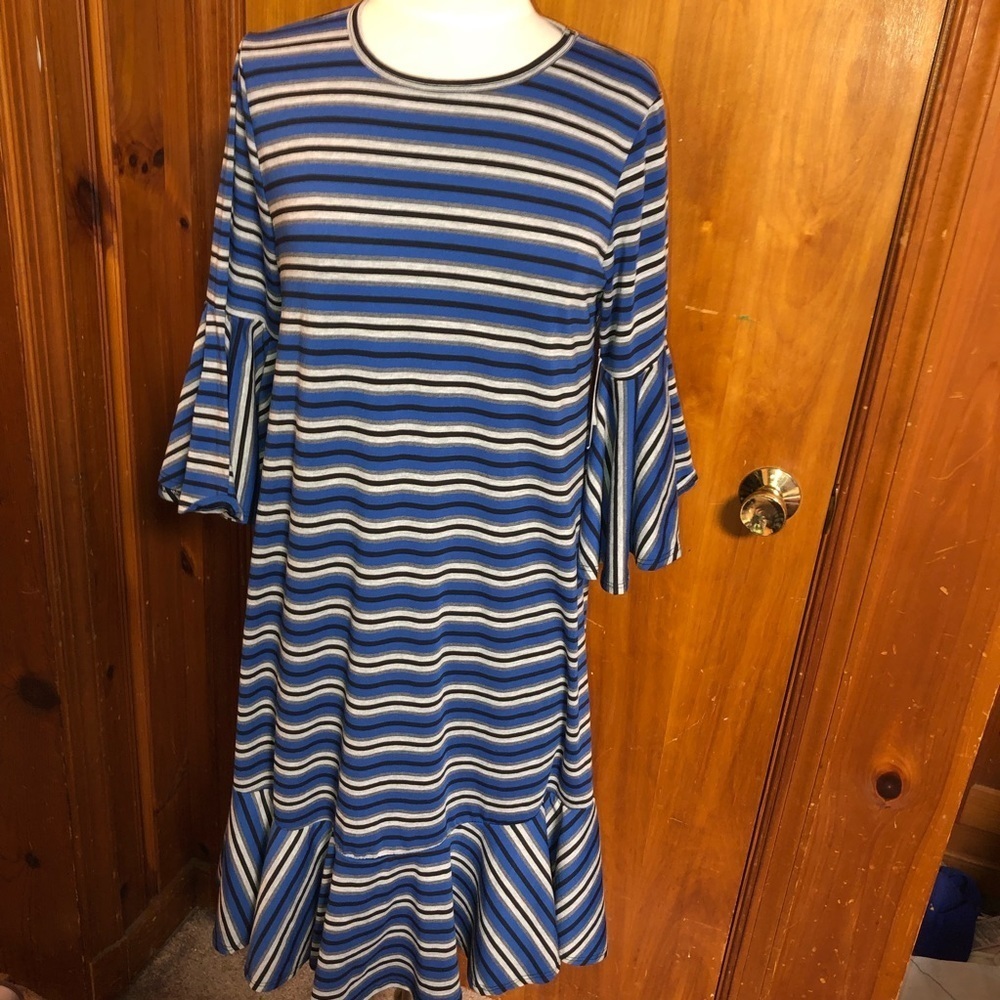𝅺New lularoe Maurine stripe blue /gray dress size M